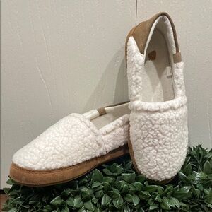 Acorn Women's Collapsible
Heel Moccasin Indoor/Outdoor Size 9.5-10.5